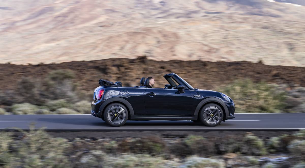 Mini Cooper SE Cabrio 7