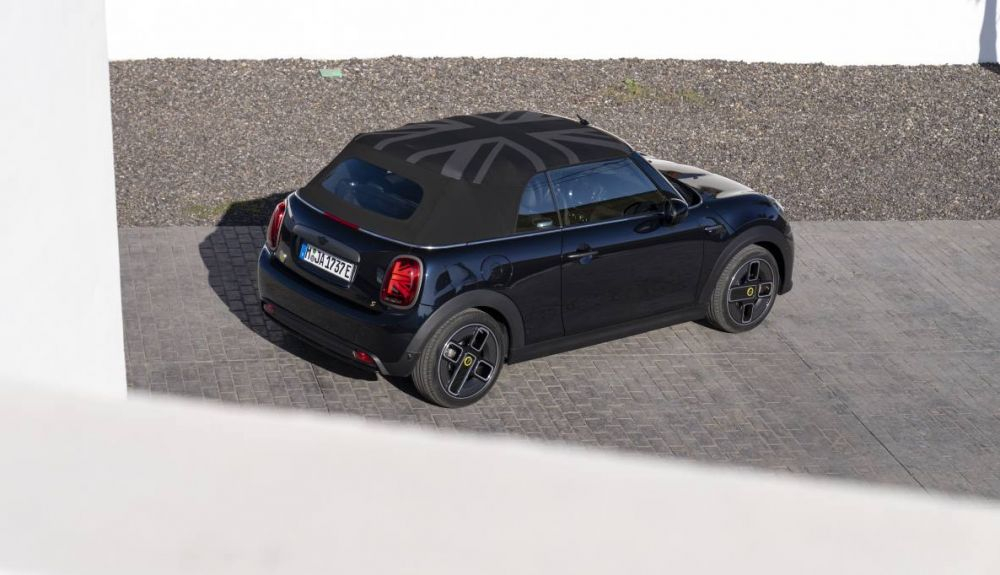 Mini Cooper SE Cabrio 10