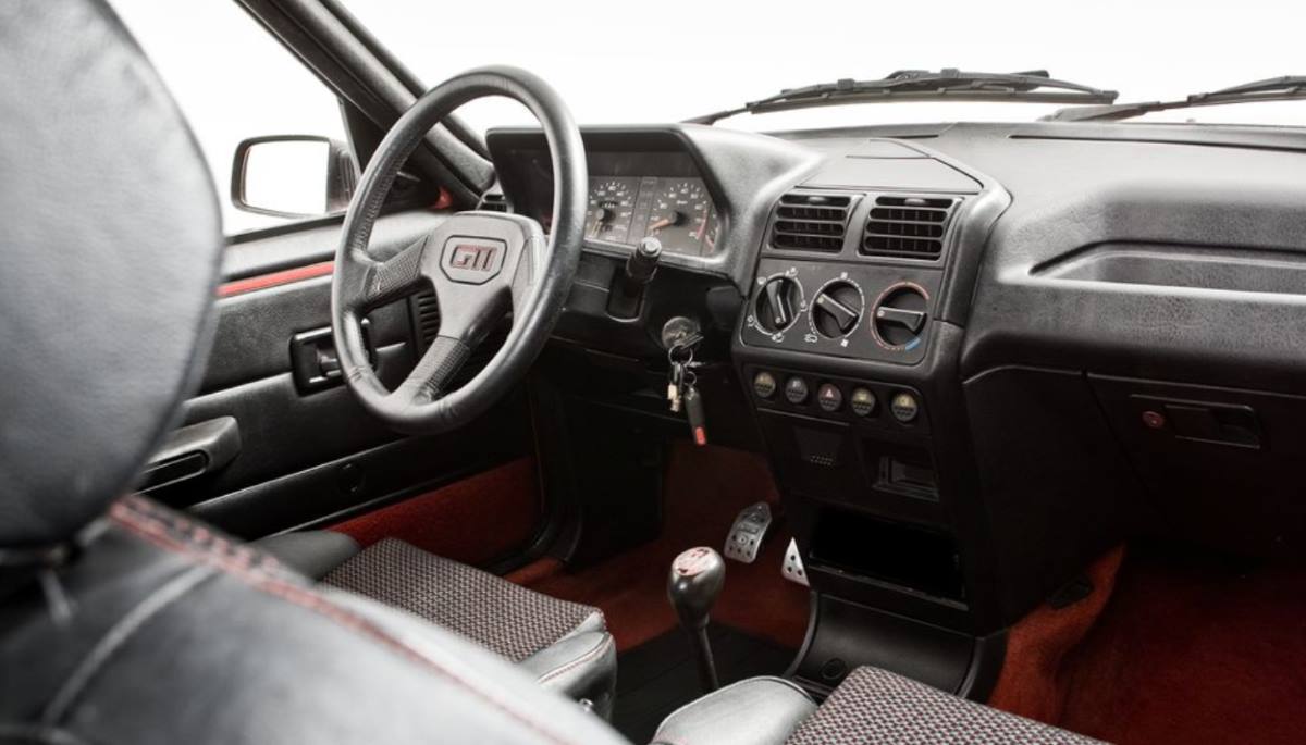 Peugeot 205 GTI 11