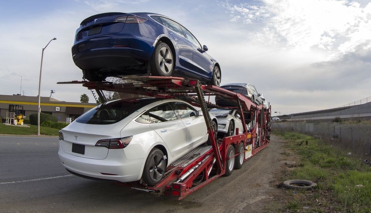 Tesla sigue con sus problemas de fiabilidad y ahora llama de nuevo a revisión a más de 360.000 coches