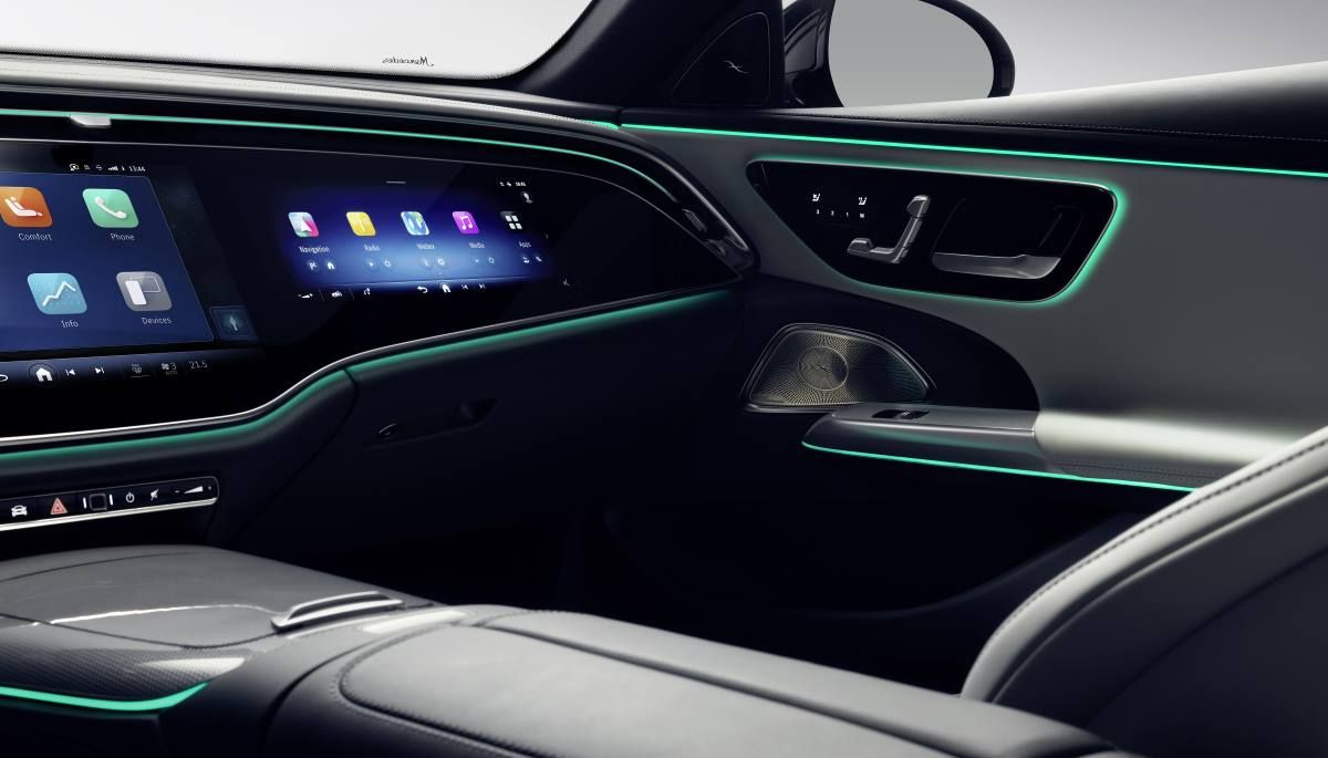 Mercedes Clase E 2023 y su moderno interior 5