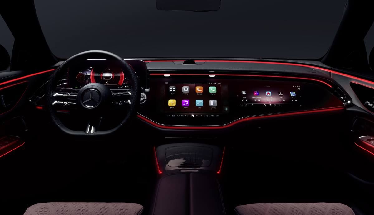 Mercedes Clase E 2023 y su moderno interior 1