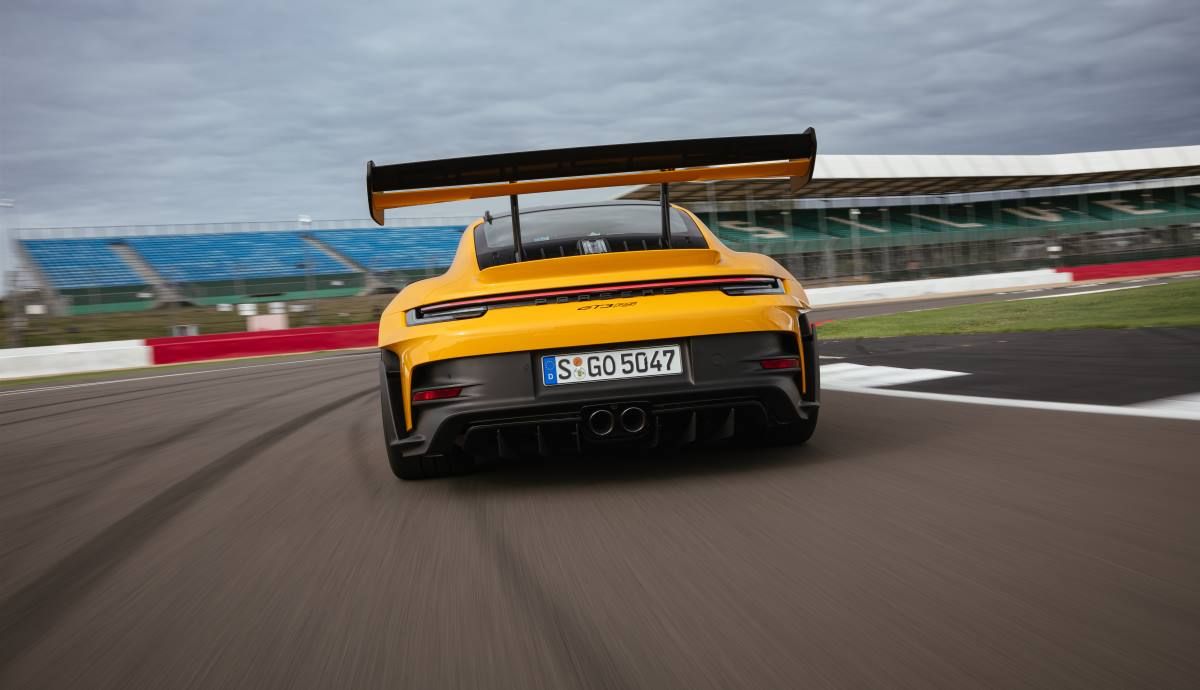 PORSCHE 911 GT3 RS (6)
