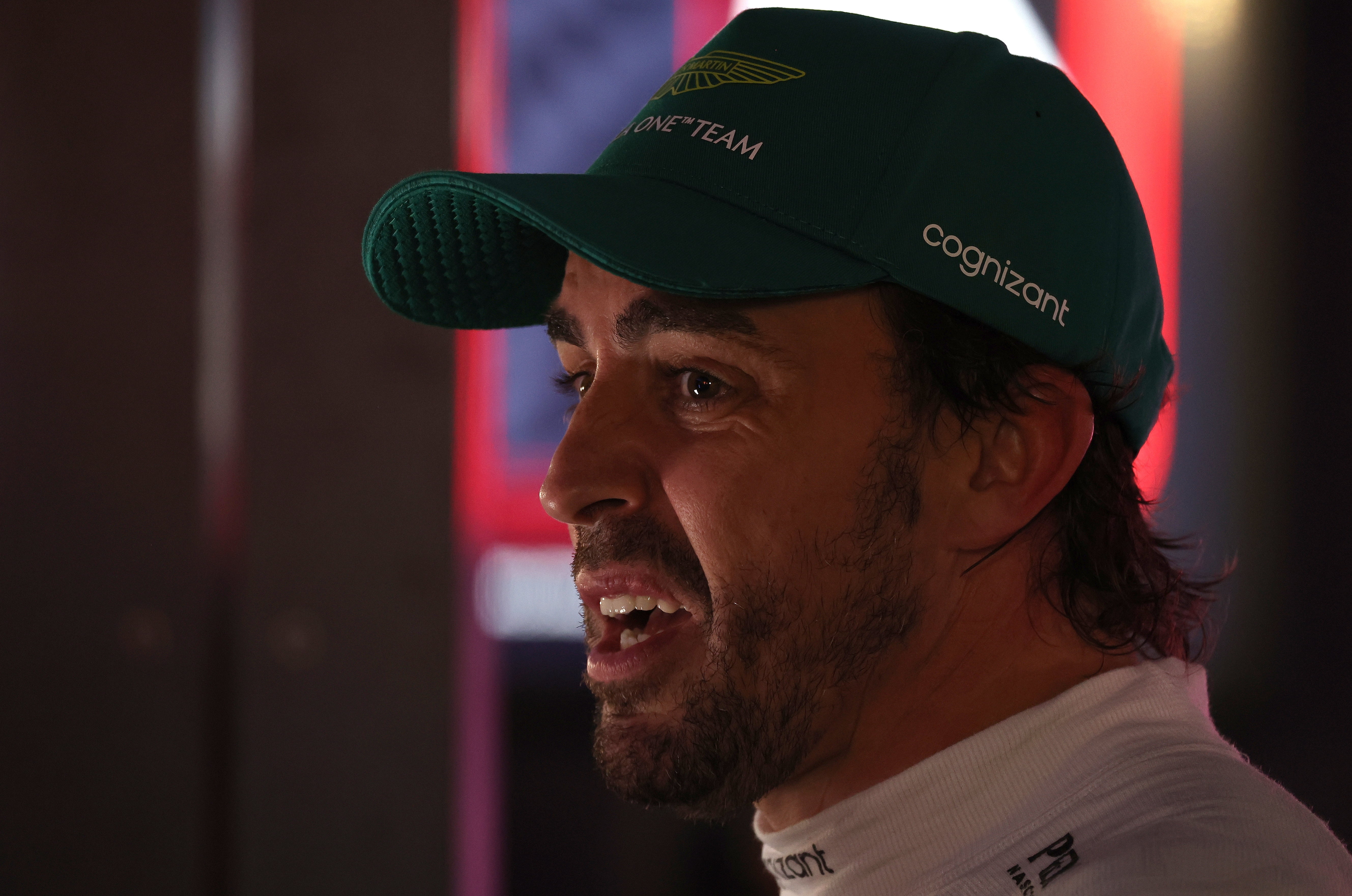 Alonso: "Ver para creer, salir en el 'top 5' la primera carrera está muy bien"