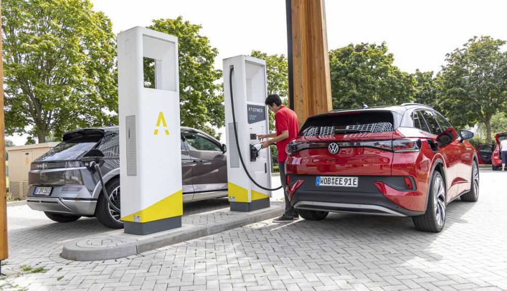 Hyundai Ioniq 6 y VW ID 4 GTX