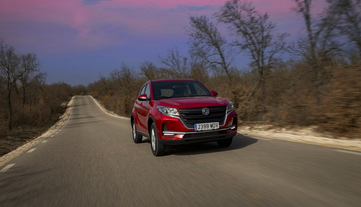 A prueba el DSFK 500, el SUV urbano chino barato y con etiqueta ECO