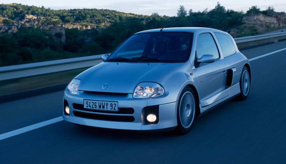 Pequeña gran bestia deportiva, el Clio V6 Pequeña gran bestia deportiva, el Clio V6