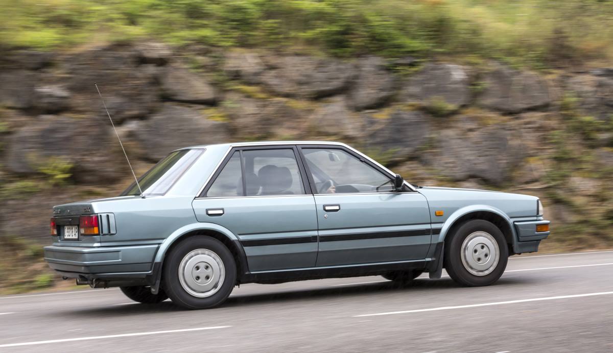 Nissan Bluebird 25
