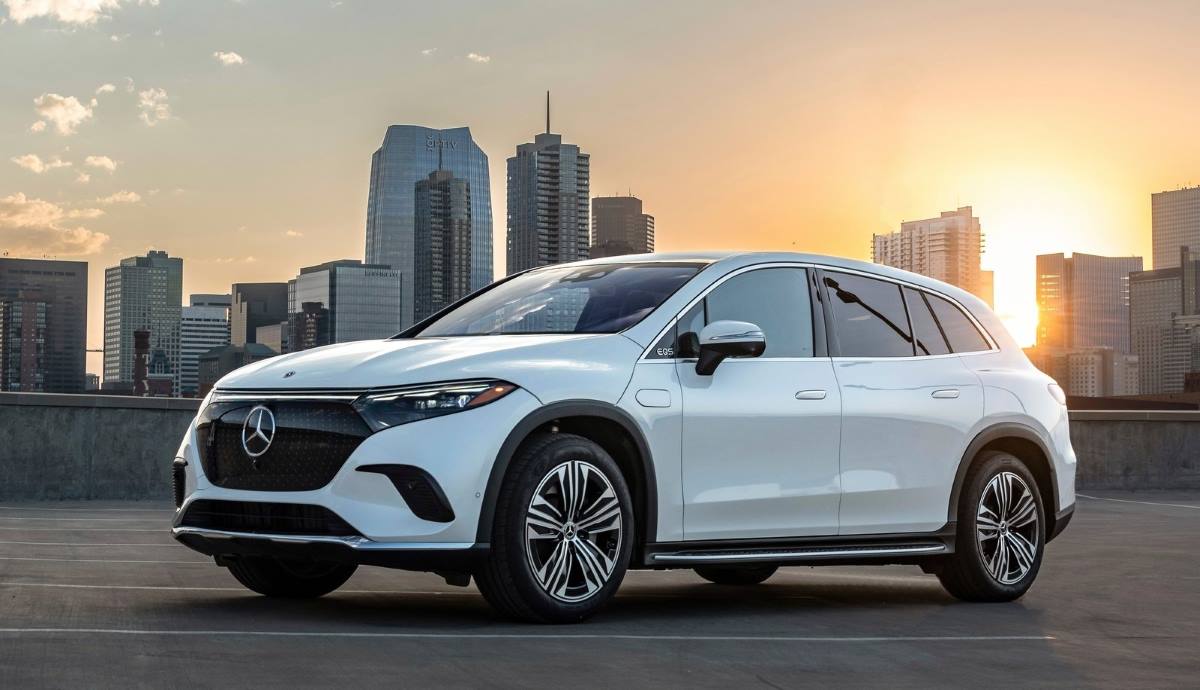 Mercedes EQS SUV 1