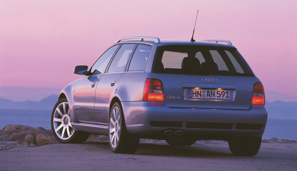 Audi RS4 Avant 2000 5