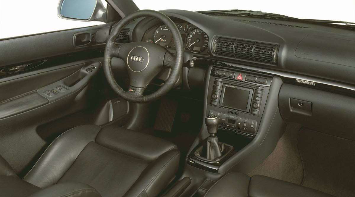 Audi RS4 Avant 2000 6