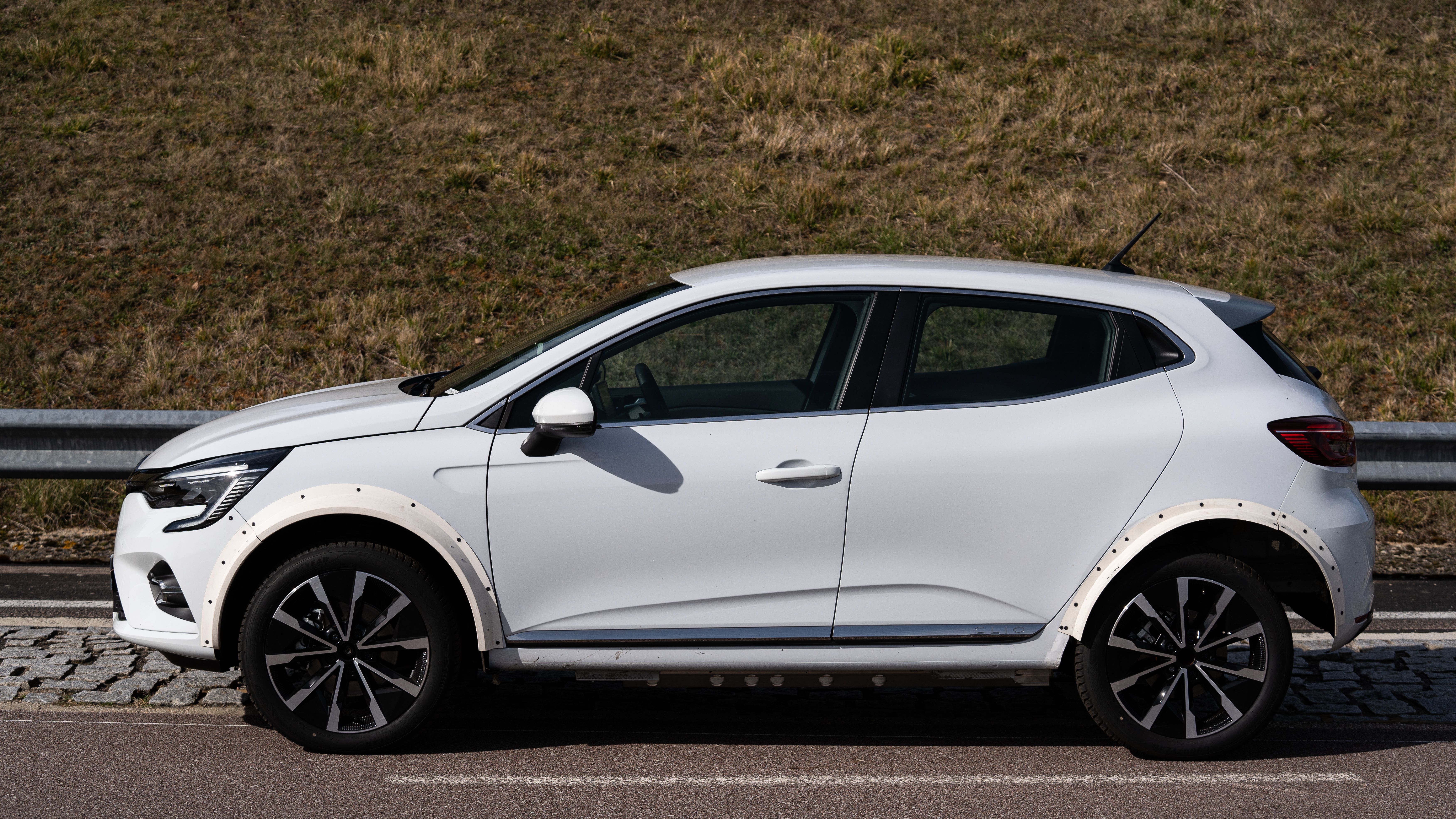 Metamorfosis. El Renault 5 Eléctrico tiene la batalla más corta y las vías más anchas que el Clio. 