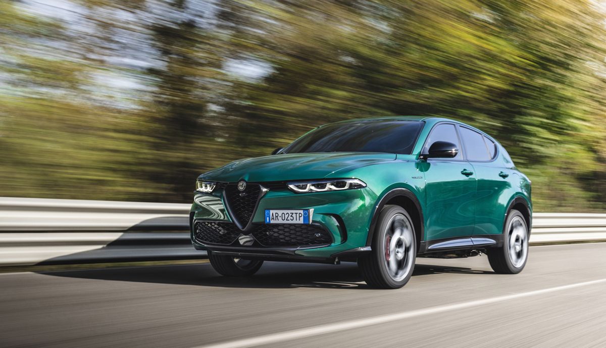 El Alfa Romeo Tonale PHEV anuncia 280 CV de potencia máxima conjunta, una autonomía WLTP de 69 km y añade un plus de versatilidad al SUV compacto italiano.