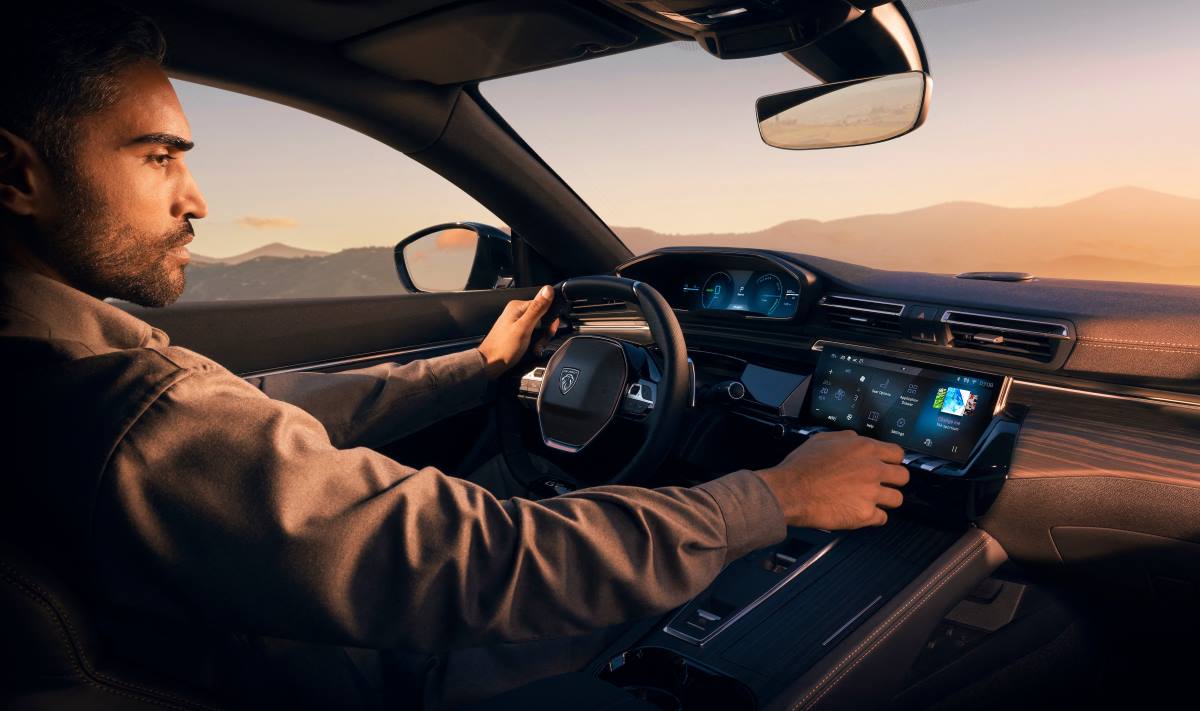 El interior del renovado Peugeot 508 2023