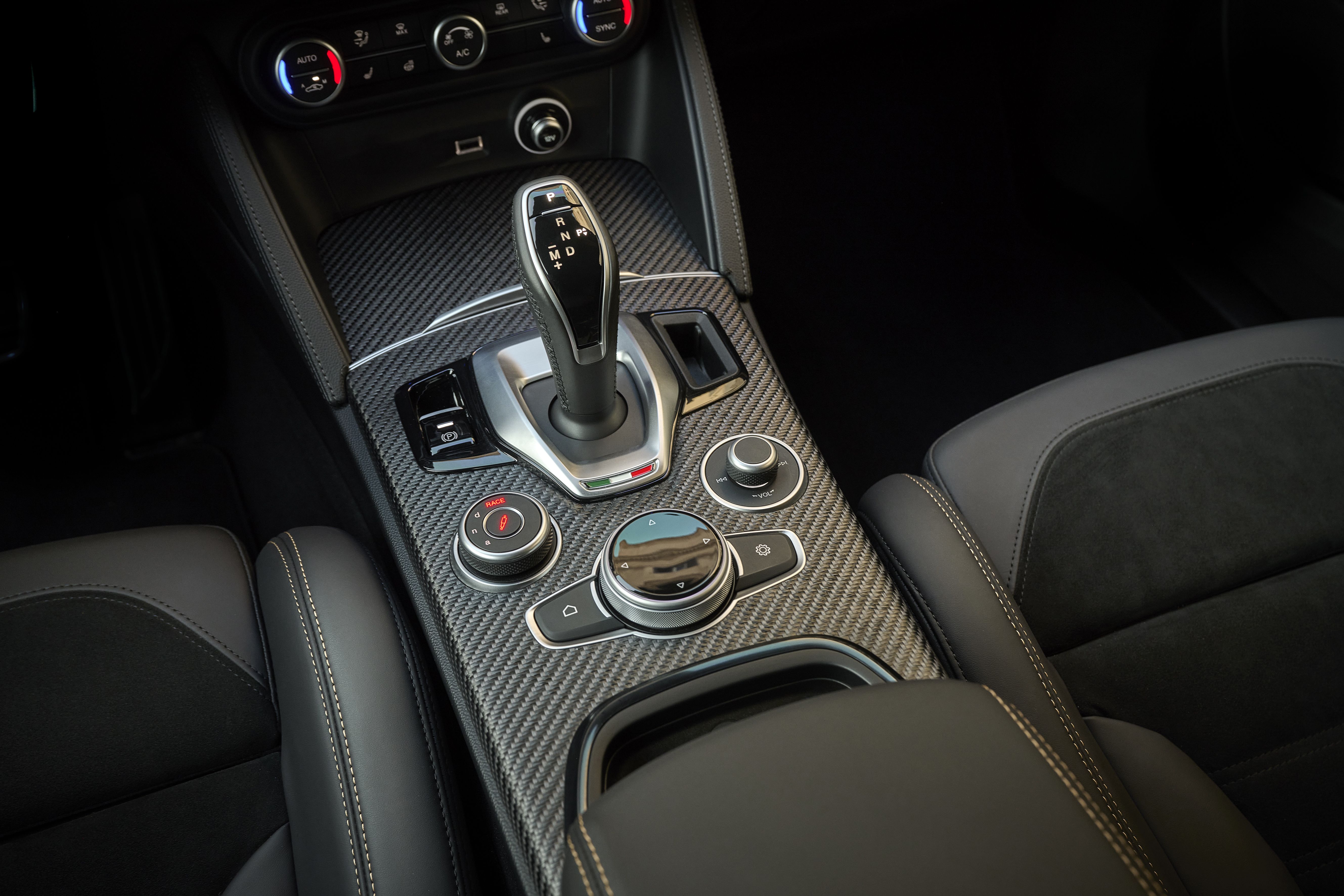 Nuevos Alfa Giulia y Stelvio Q 100° Anniversario