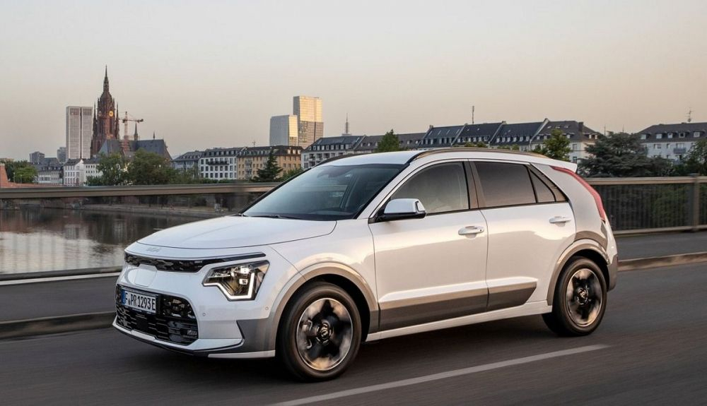 Análisis del nuevo Kia Niro, el SUV ya solo con etiquetas ECO y 0 que vende más que Golf y Seat León Análisis del nuevo Kia Niro, el SUV ya solo con etiquetas ECO y 0 que vende más que Golf y Seat León