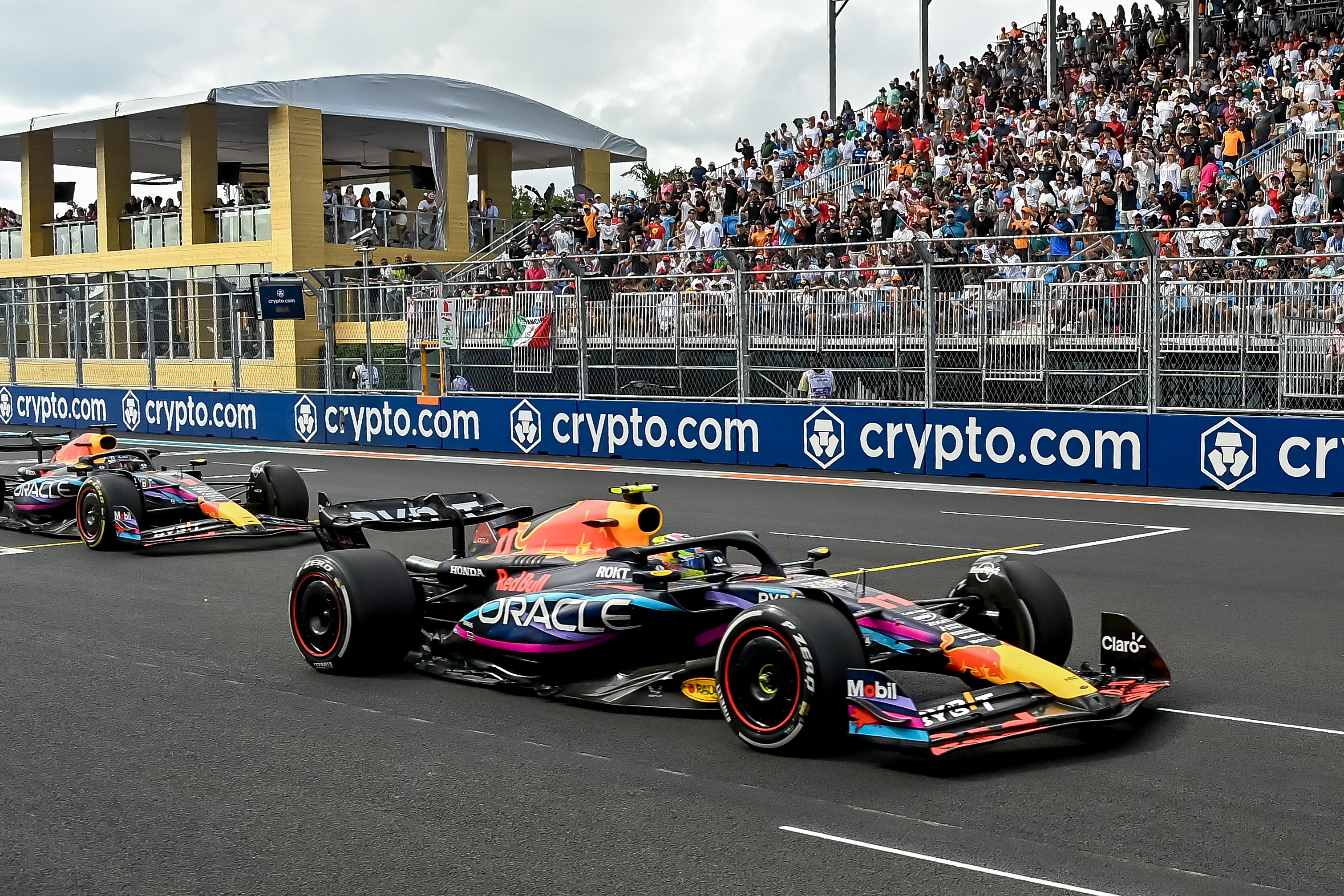Verstappen más líder al ganar el GP de Miami, por delante de 'Checo' y de Alonso, de nuevo podio