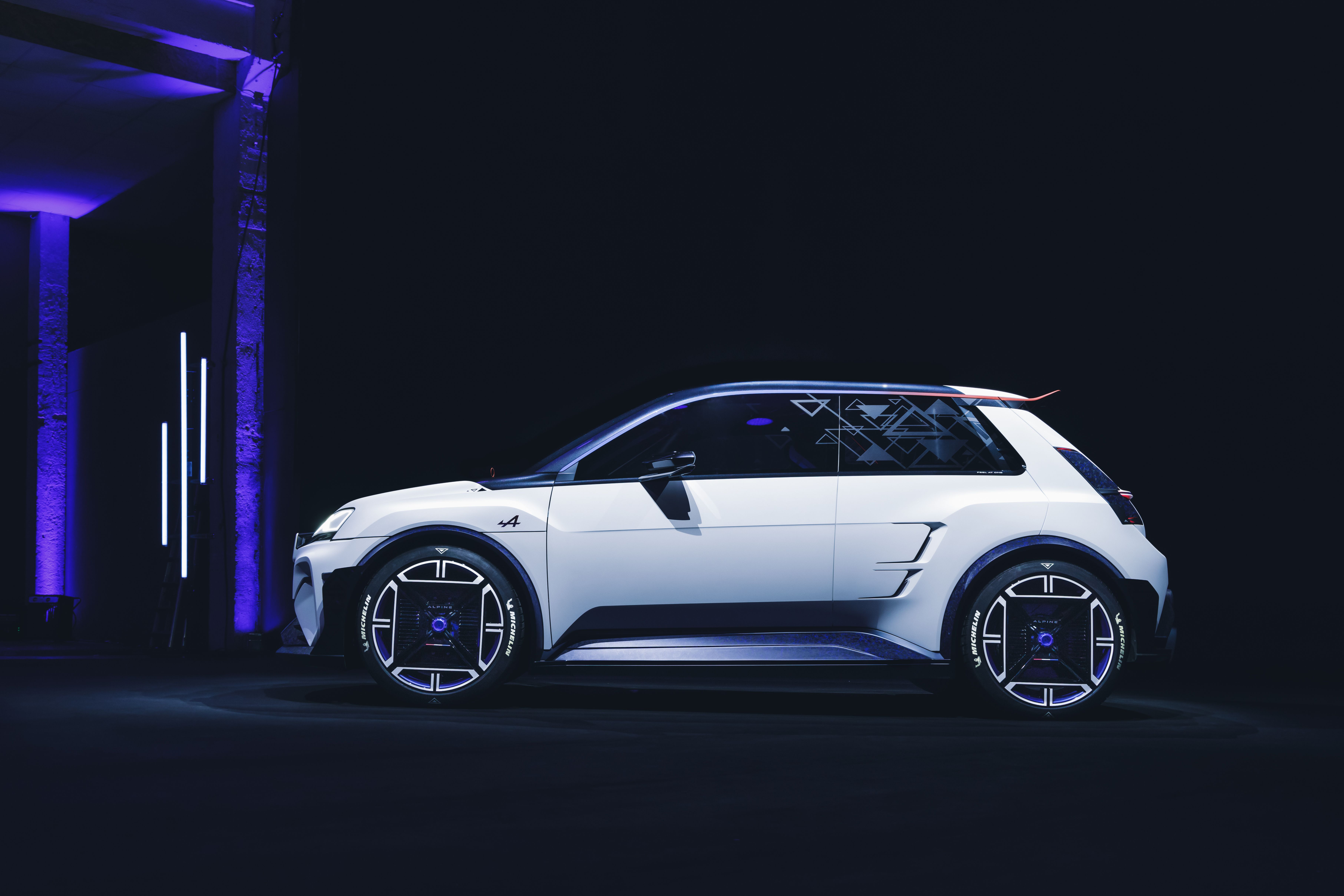 El nuevo Alpine A290 será unos centímetros más grande que el Renault R5