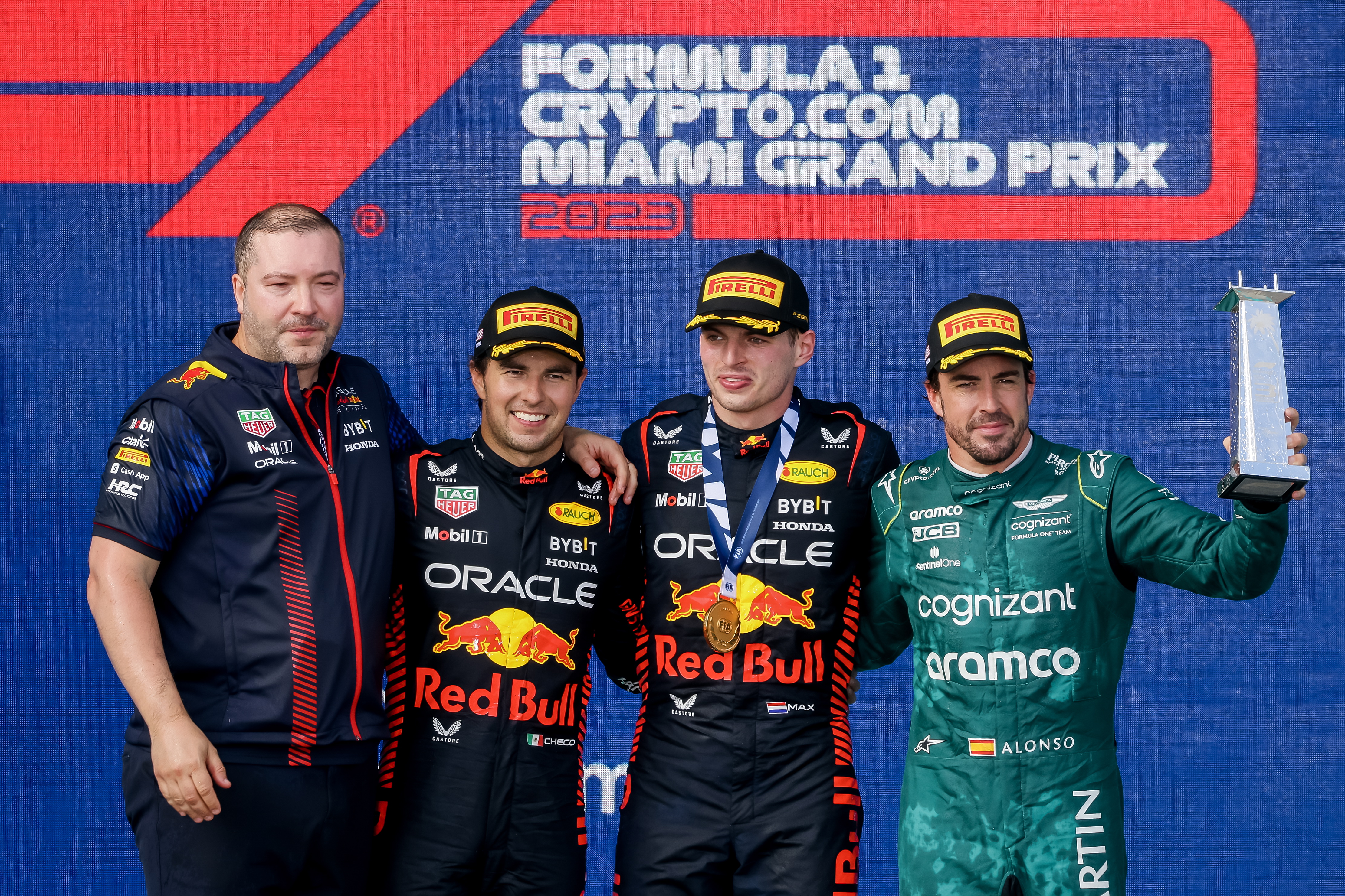 El español acapara la Fórmula 1 con 'Checo', Alonso y el 'circo' de Miami