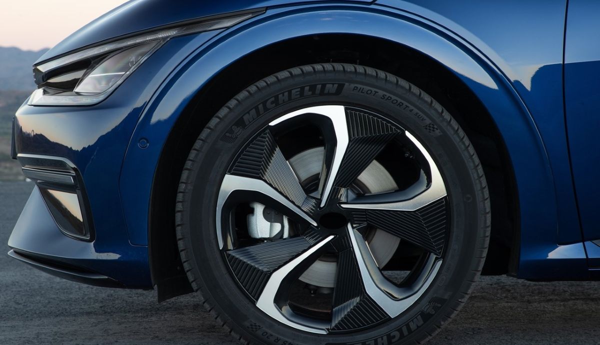 Si aspiras a un Tesla es porque no has probado este coche eléctrico, es aún mejor y está en oferta