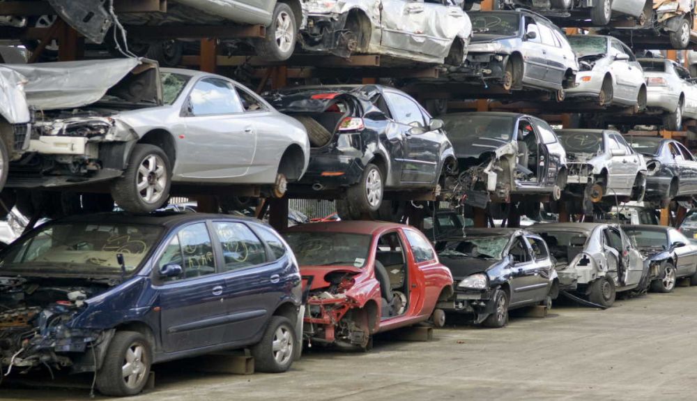 Todos los casos en los que la DGT puede llevarse tu coche al desguace