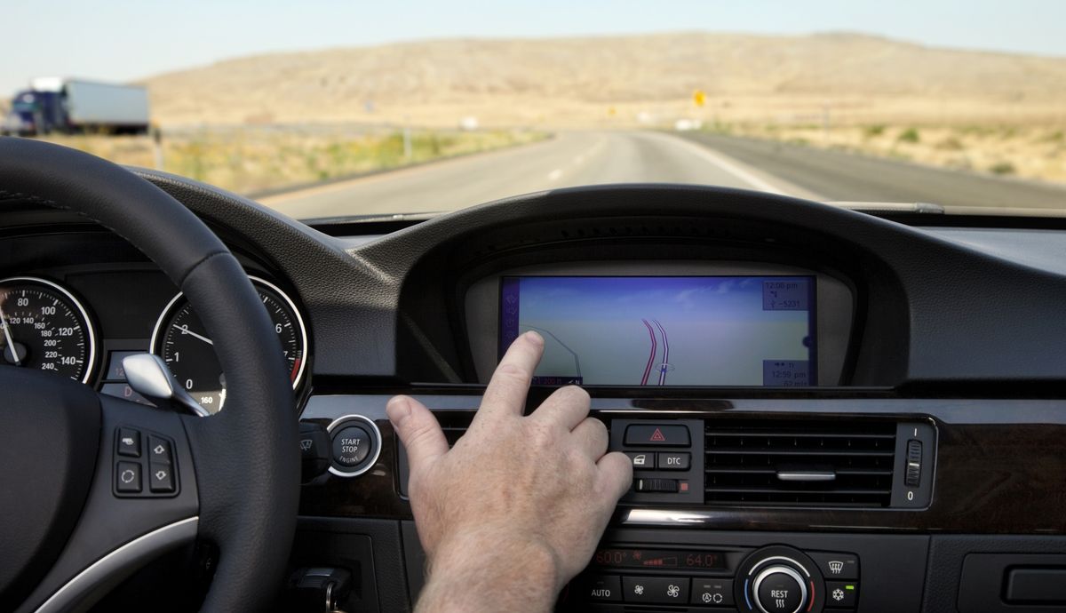 Este es el último localizador GPS para coches: cuesta menos de 100 € y puede evitar que te roben 