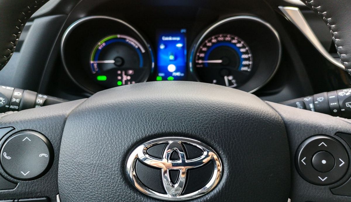 El aviso de Toyota sobre el gran desafío de los nuevos coches y el mazazo para los diésel y gasolina