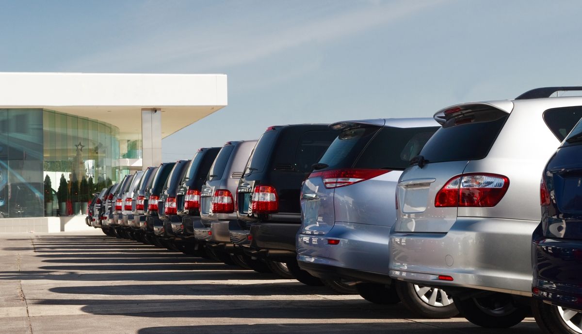 Los coches grandes y los SUV, en la diana: terminarán pagando más por circular y aparcar