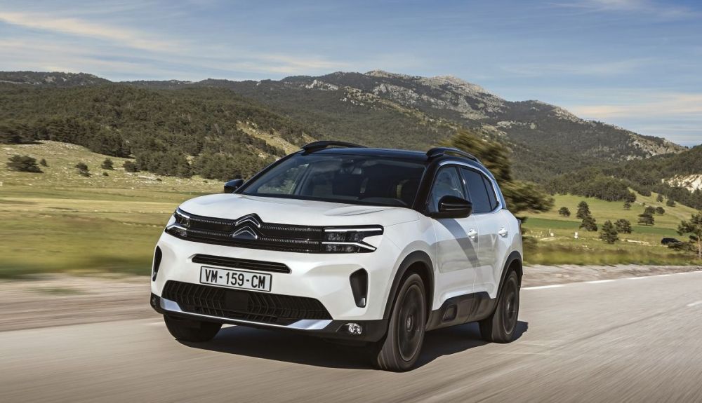 El C5 Aircross Hybrid estrena la tecnología de 48V en Citroën, datos y vídeo del SUV ya etiqueta ECO
