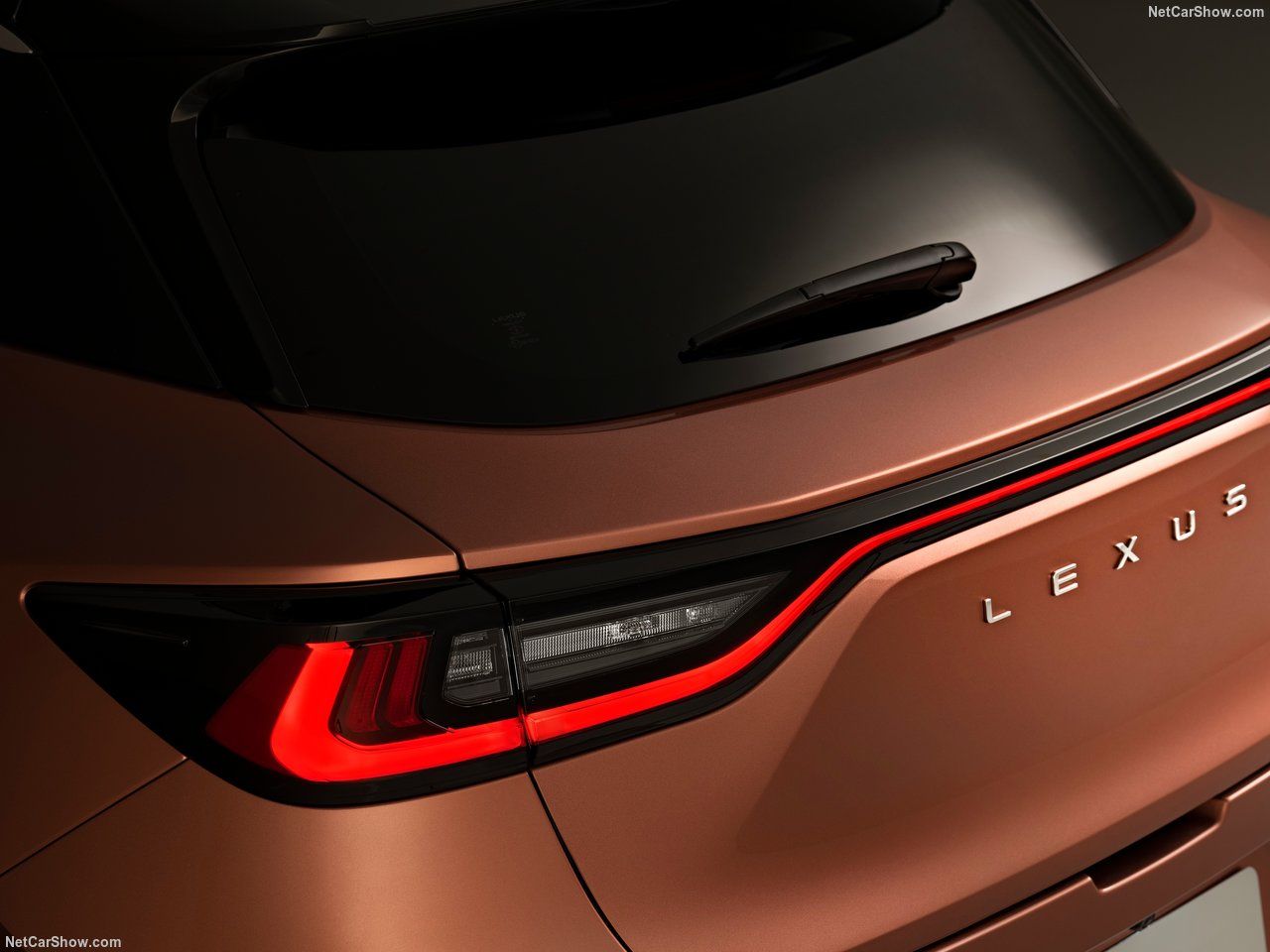 Lexus LBX 2024 