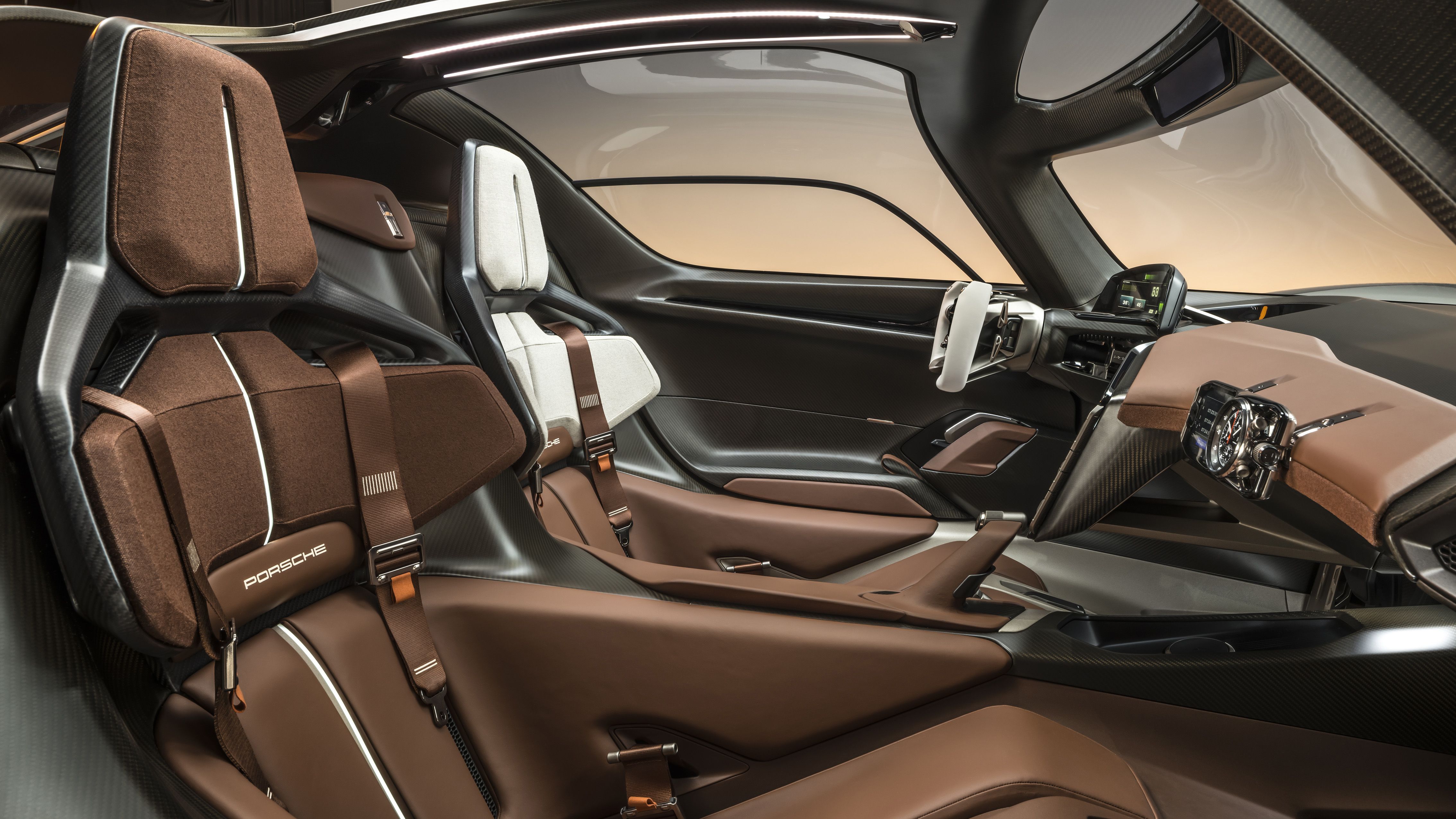 Porsche Mission X (29)