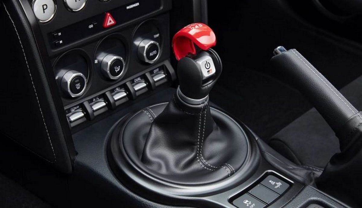 Es la muerte definitiva del cambio manual en los coches… salvo que sea falso y simulado