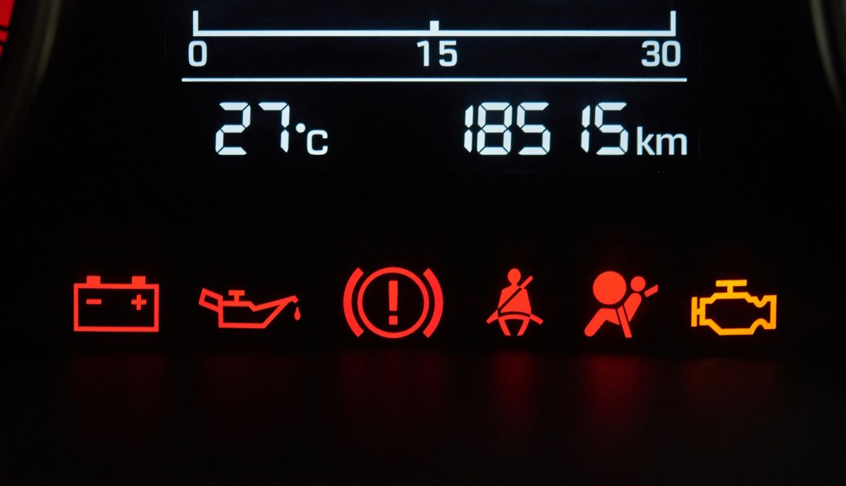 5 chivatazos que da tu coche para adelantarte alguna avería y evitar que vaya a más 