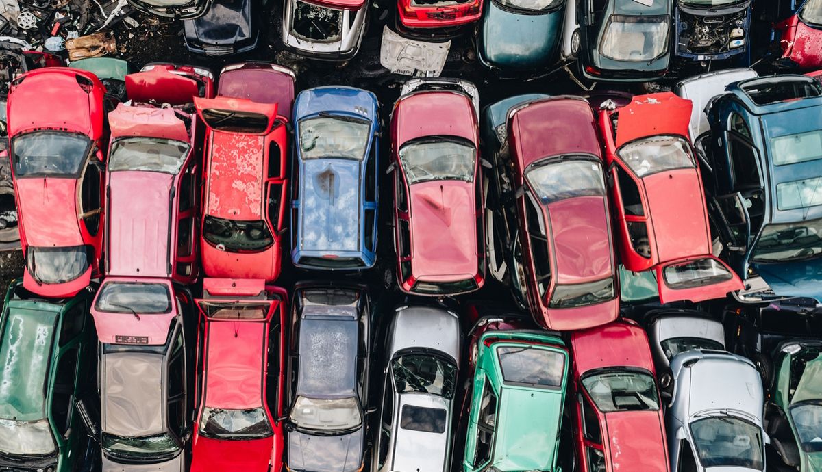 El cementerio de coches eléctricos que preocupa al mundo: ya hay miles abandonados en China
