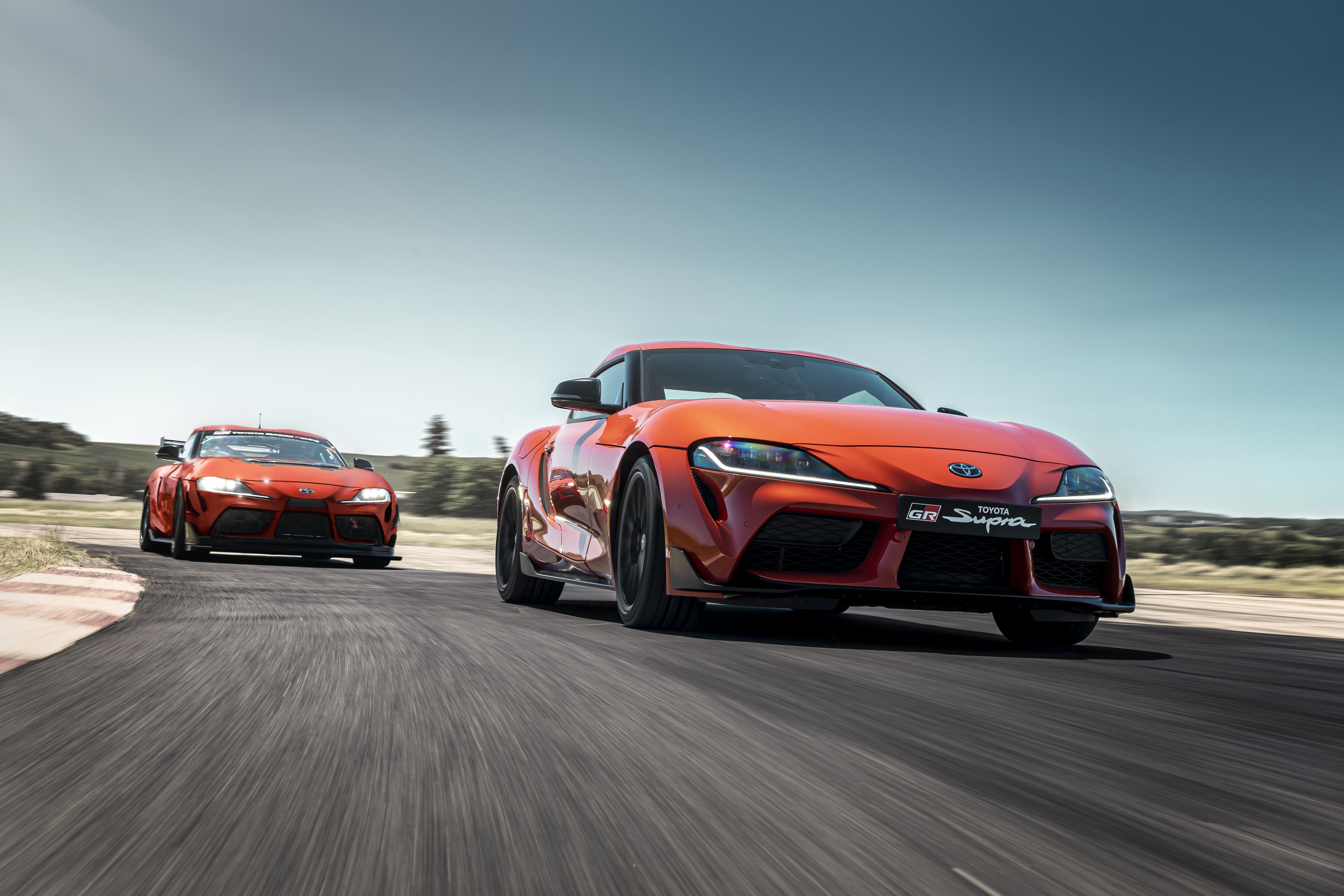 GR Supra GT4 100th Edition y GR Supra 45 Aniversario