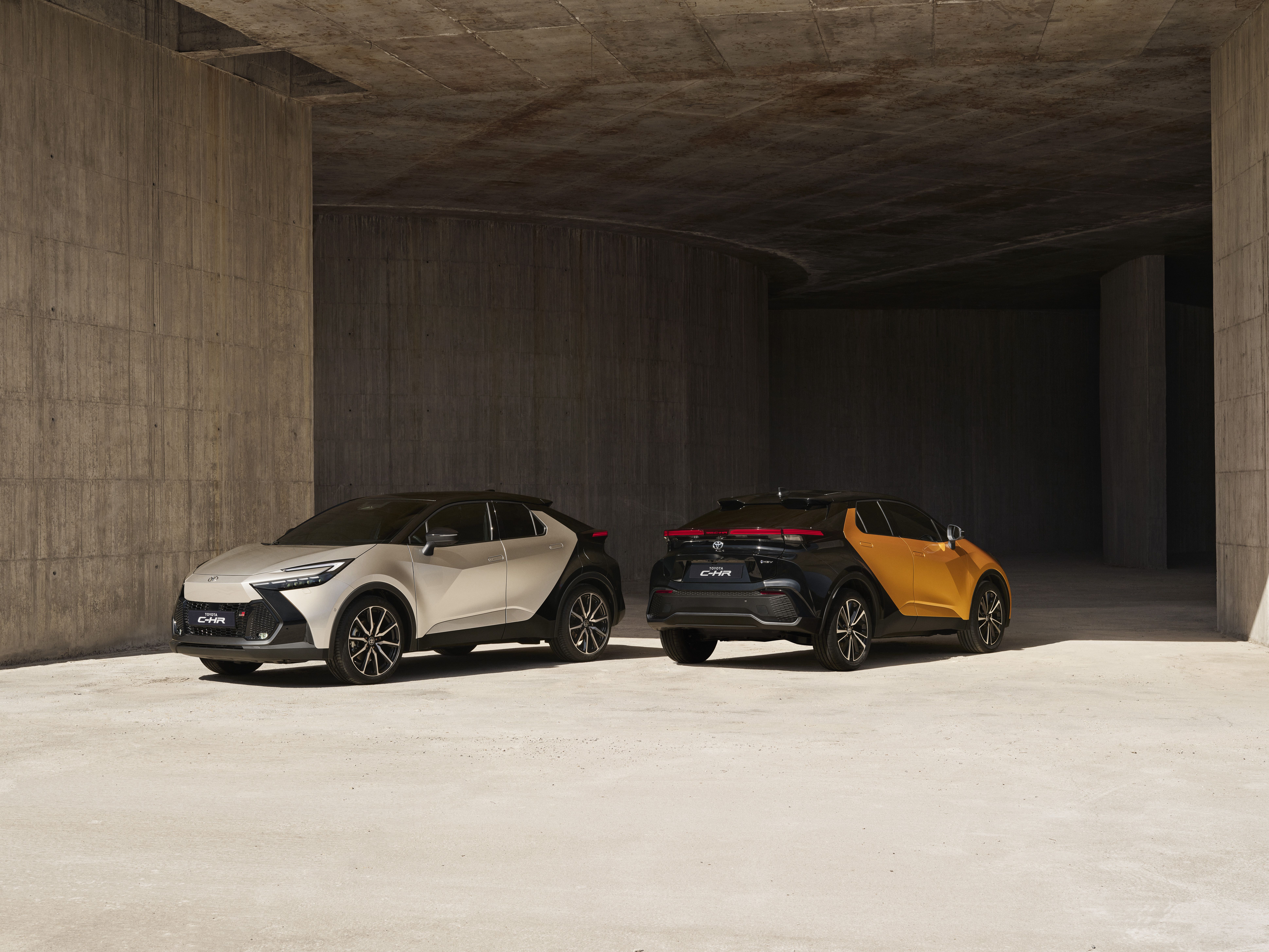 Toyota C-HR 2023, evolución estética y revolución técnica para el superventas: ahora 4x4 y PHEV