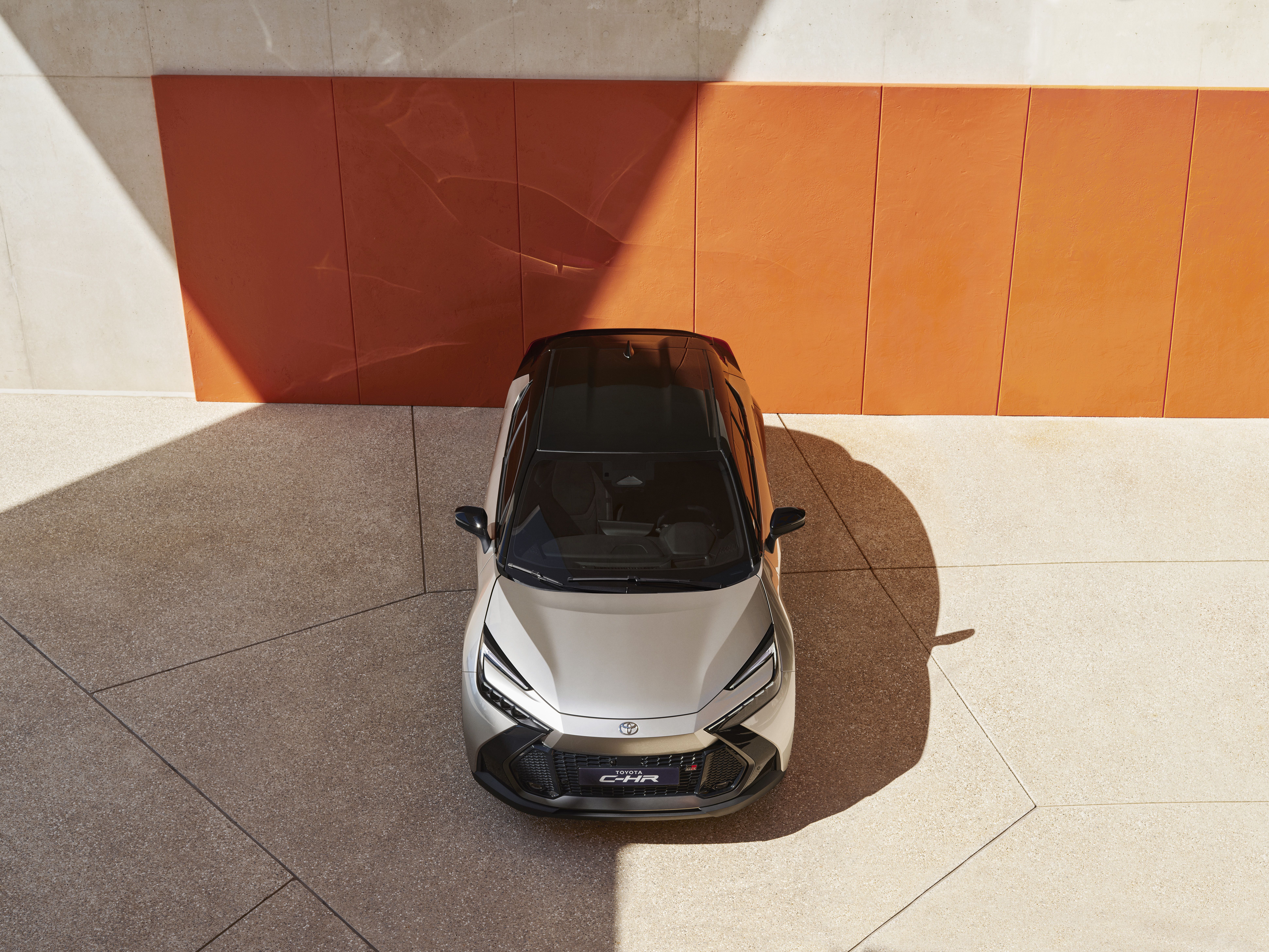 Toyota C-HR 2023 oficial