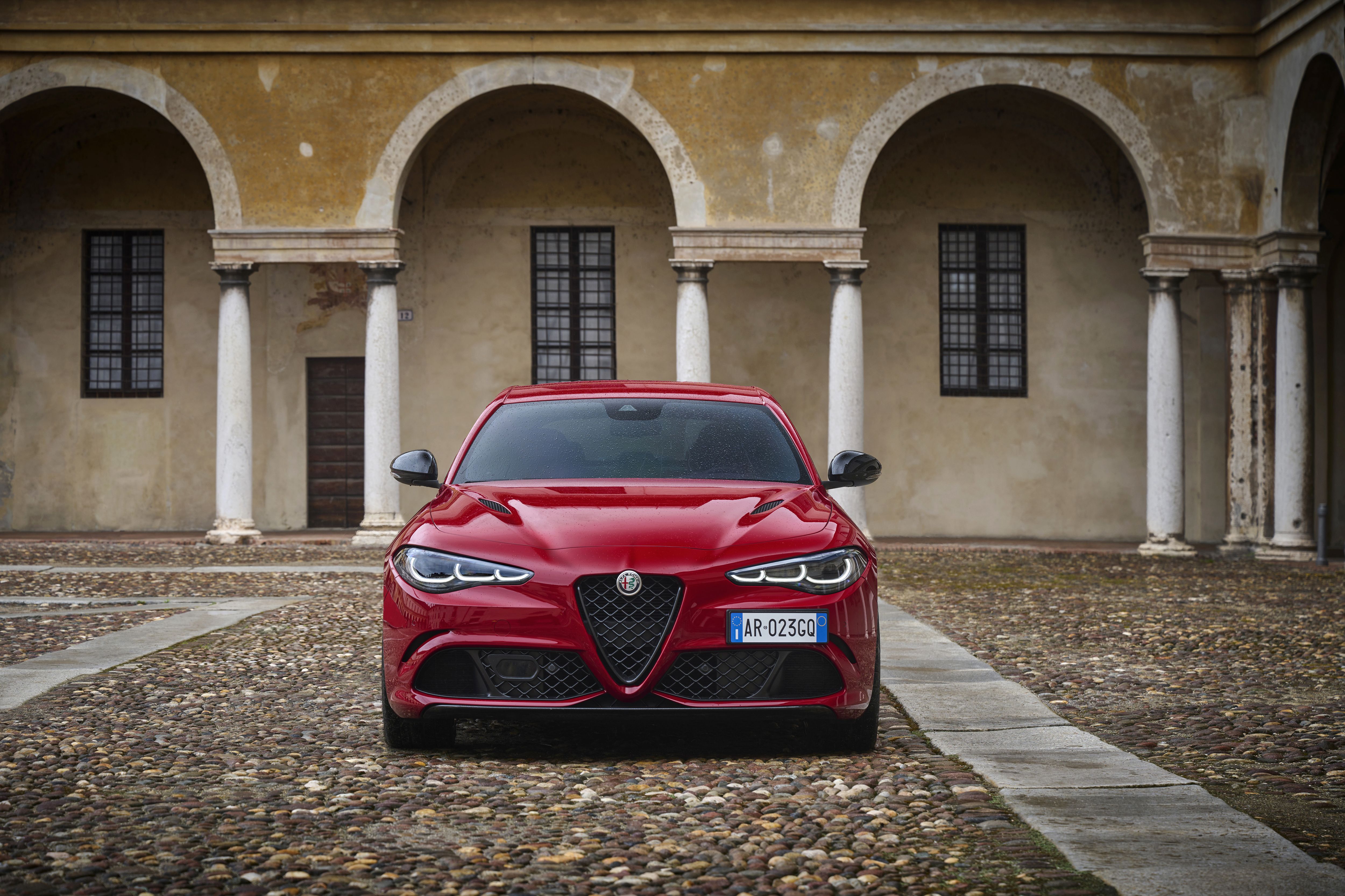 Alfa Romeo Guilia Quadrifoglio 2024 (1)