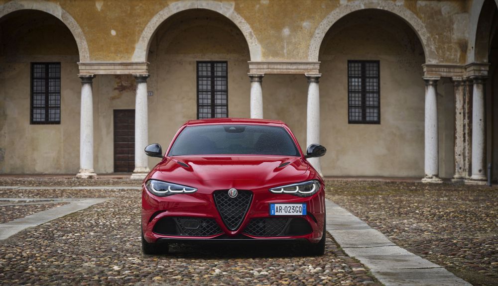 Alfa Romeo Guilia Quadrifoglio 2024 (1)