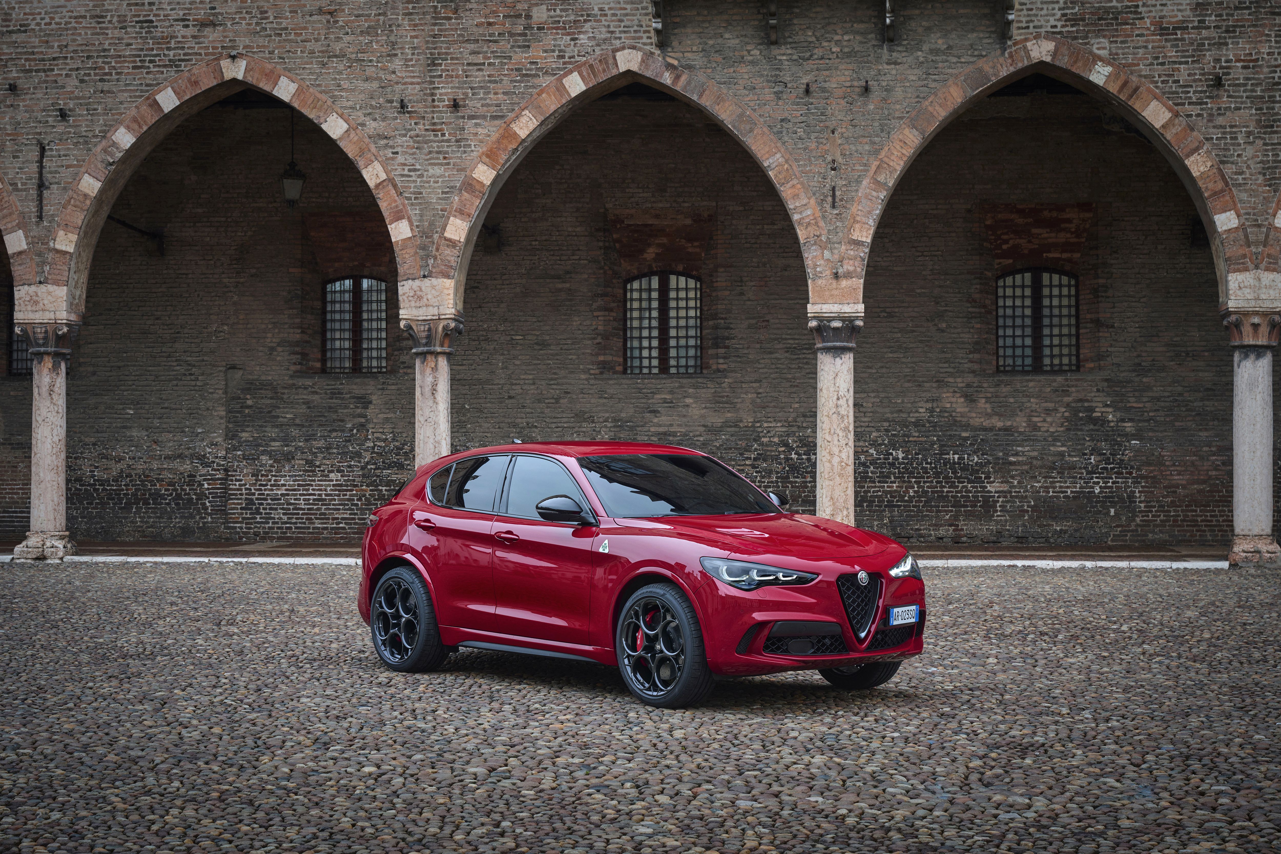 Alfa Romeo Stelvio Quadrifoglio 2024 (1)