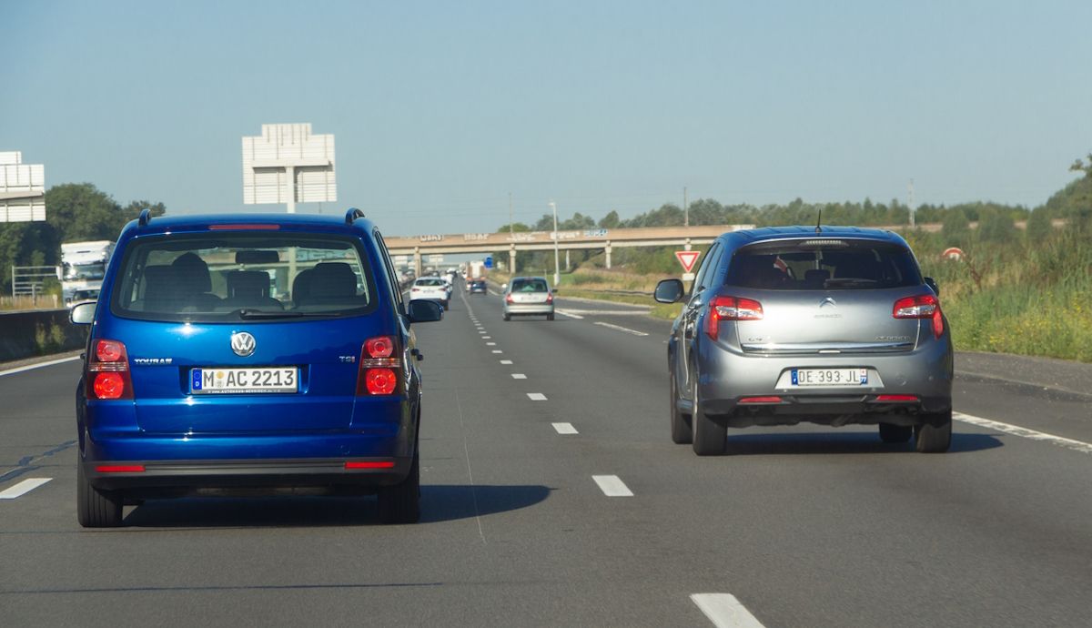 El truco definitivo para ir de viaje y repostar 15 litros más en coches de Citroën o el Grupo VW