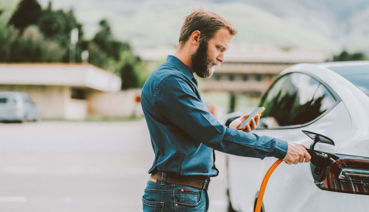 La letra pequeña de la nueva ayuda a la compra de coches eléctricos