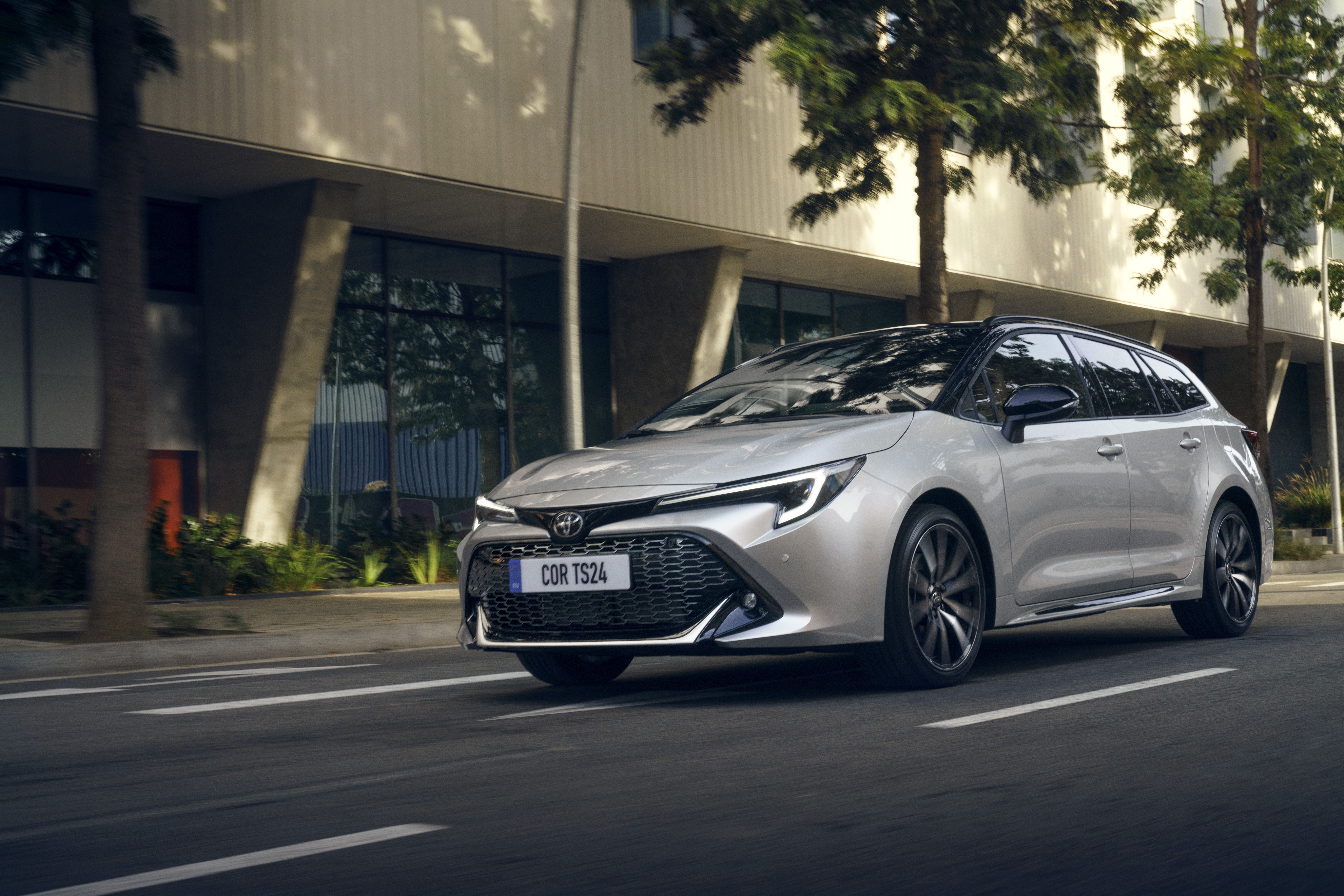 Toyota Corolla Touring Sports Electric Hybrid (2)