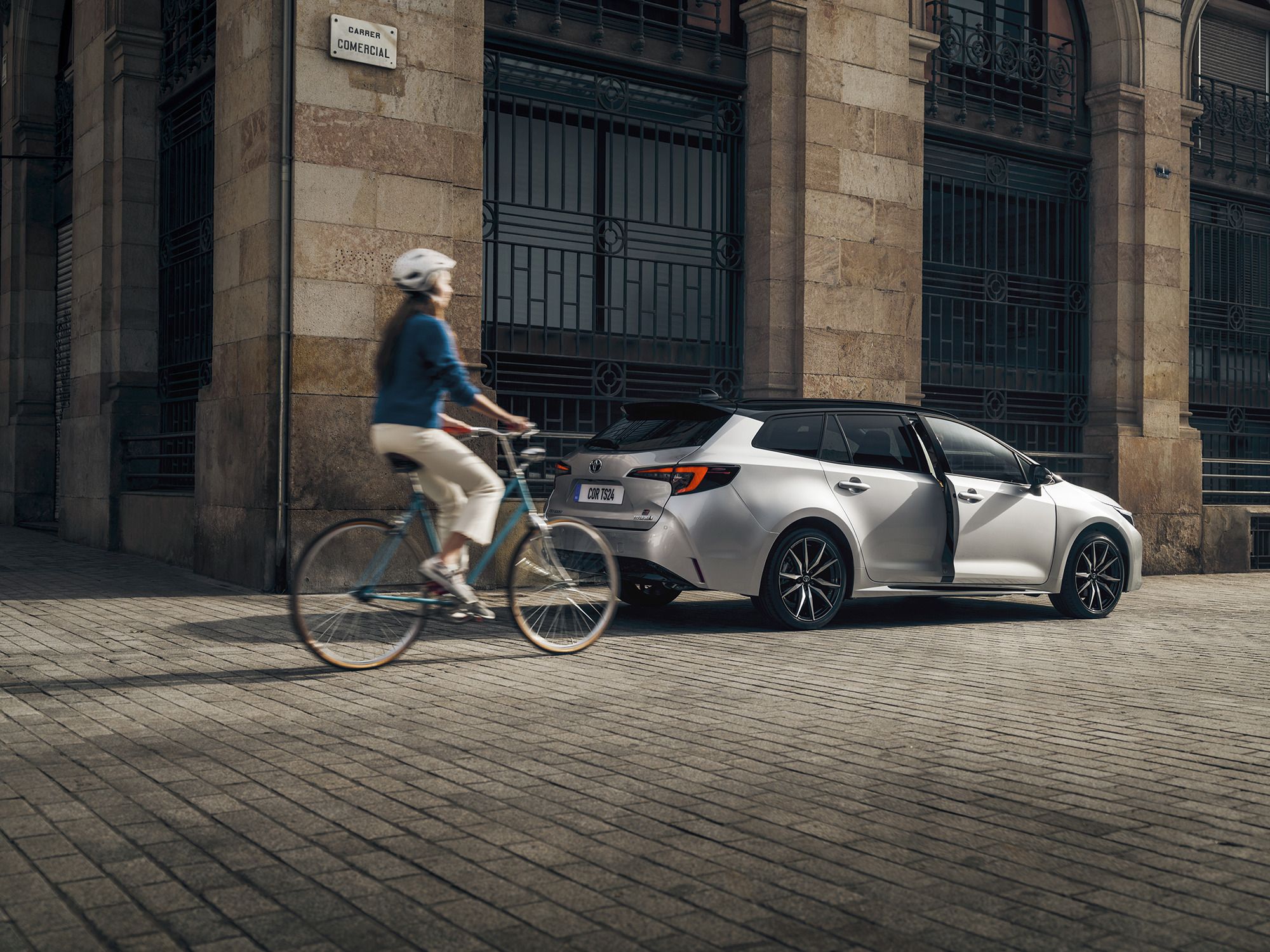 Toyota Corolla Touring Sports Electric Hybrid (5) 