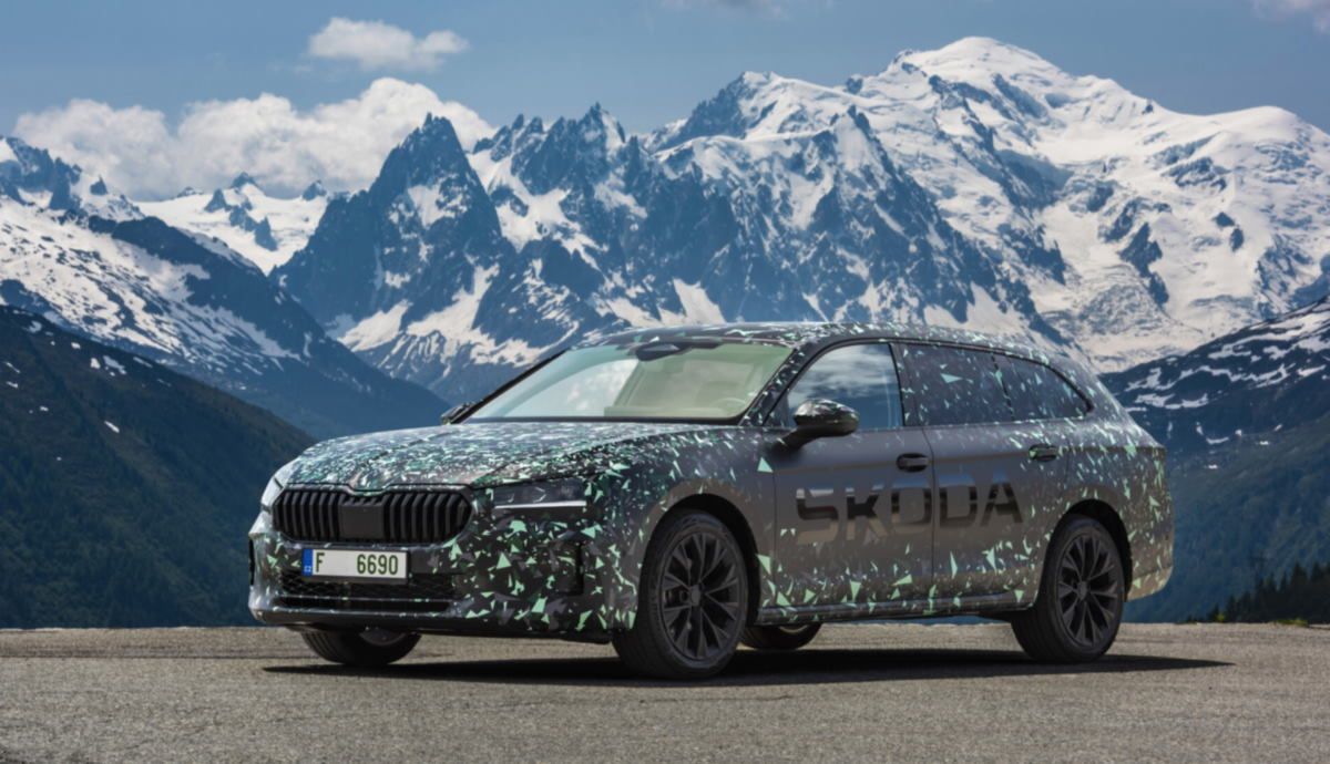 Primeras imágenes del Skoda Superb 2024