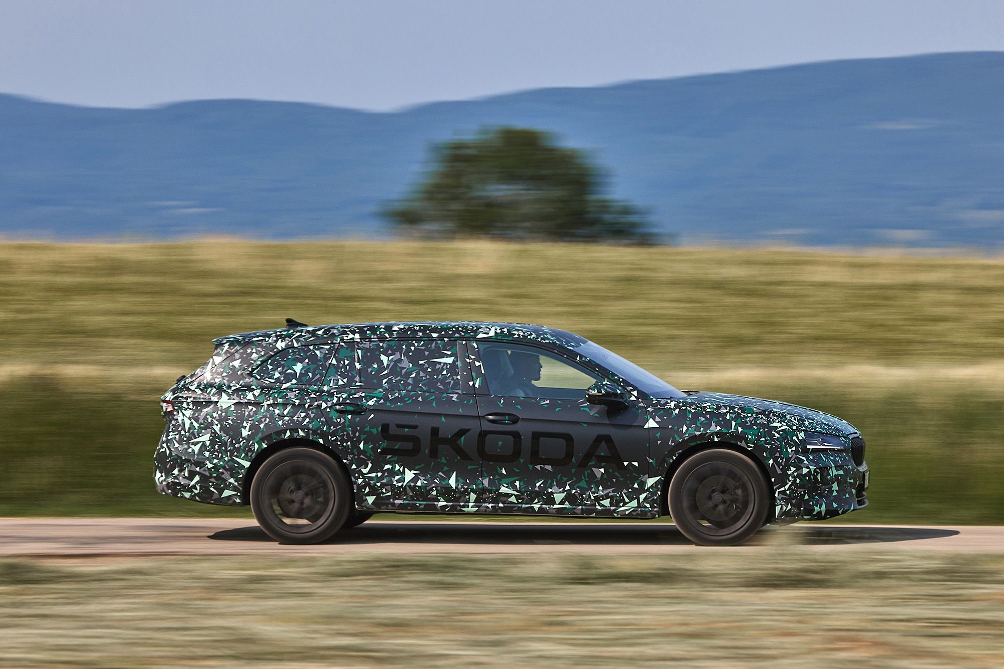 Primeras imágenes del Skoda Superb 2024