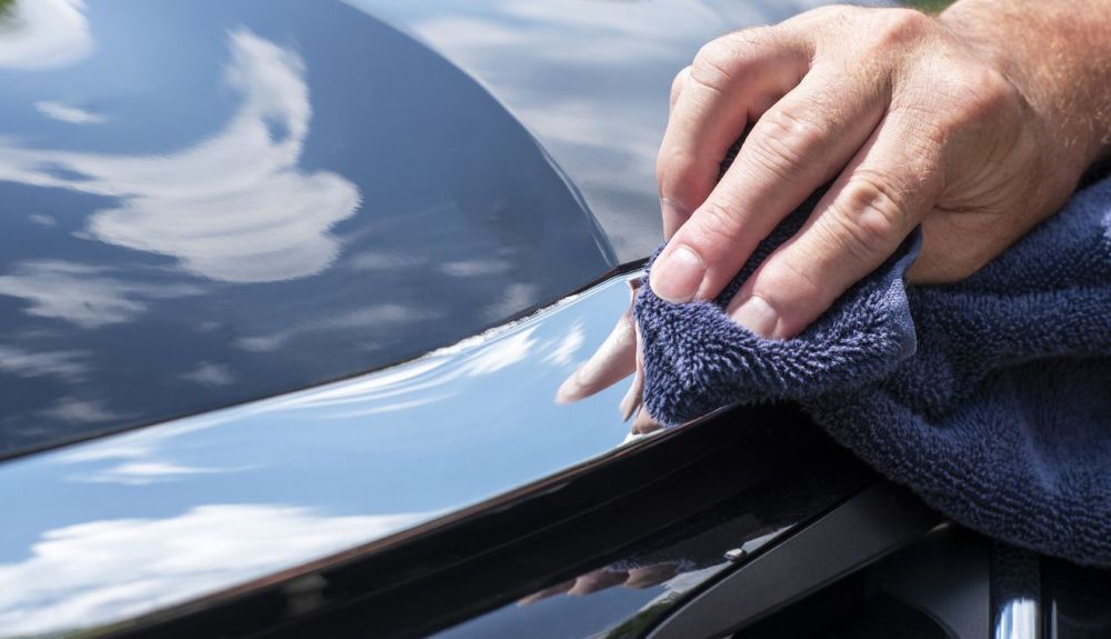 Puede parecer una tontería, pero la realidad es que la pimtura cromada es usada en casi todos los coches en sus elementos exteriores