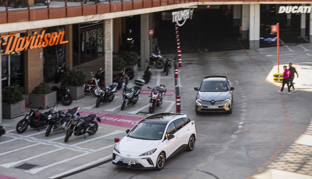 Renault Mégane E-Tech vs MG 4 Electric