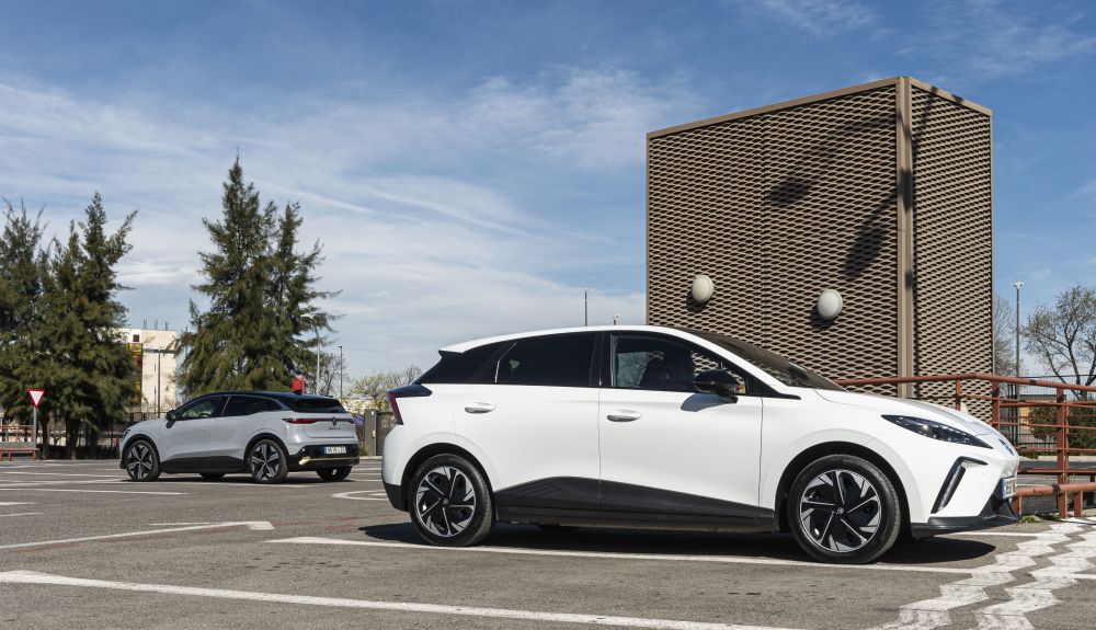 Renault Mégane E-Tech vs MG 4 Electric
