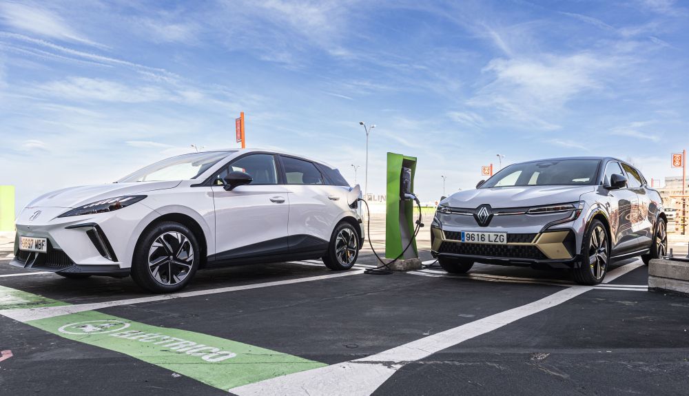 Renault Mégane E-Tech vs MG 4 Electric